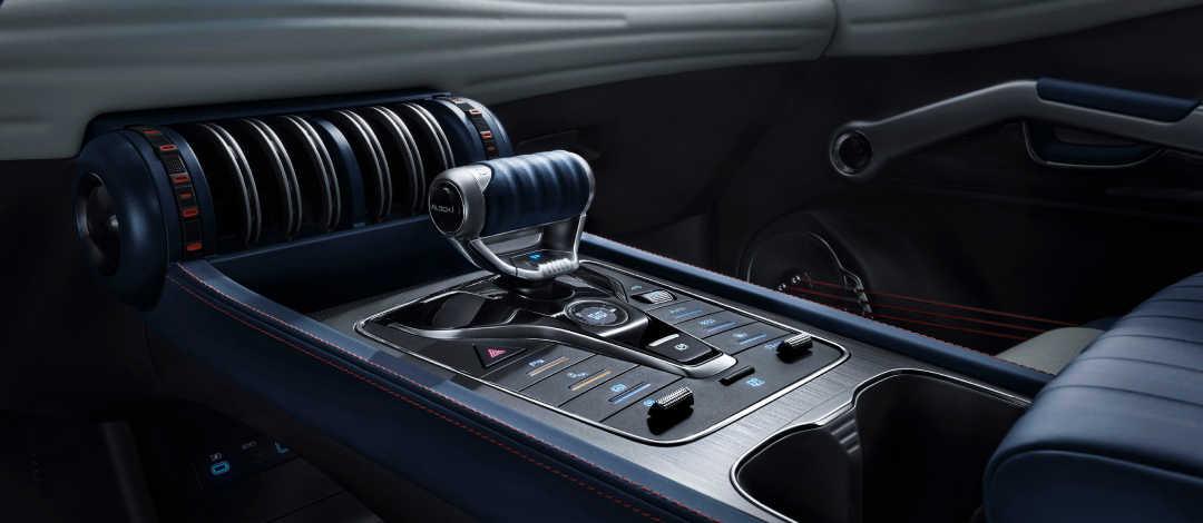 Treadmill style central armrest